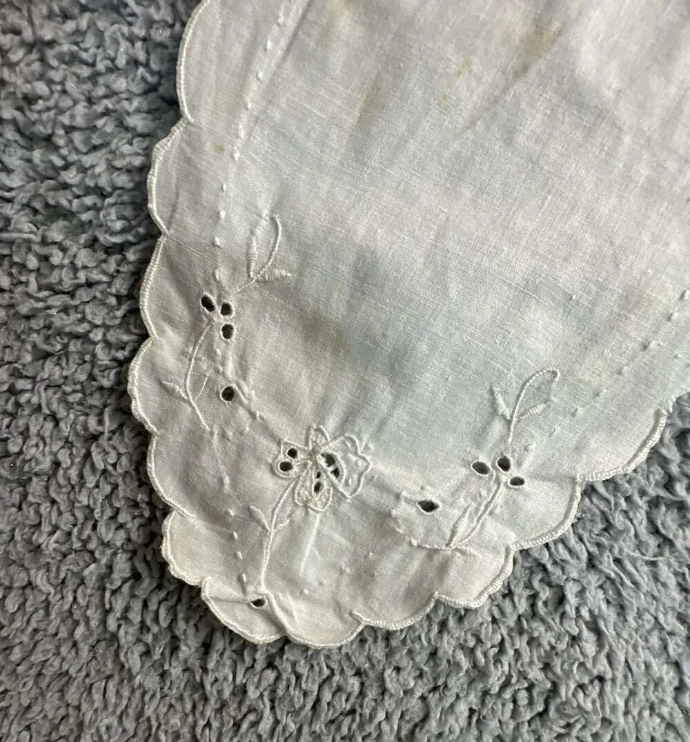 VTG Assorted Linens and Crochet Doily Table Mat Set (4-Piece)